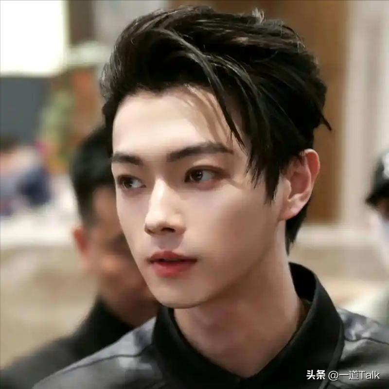 哪个明星爆不出来黑料,_阅兵明星名单_德不配位流量明星