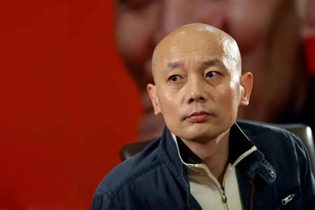 娱乐圈出轨的男人_娱乐圈忘记拉窗帘出轨事件_明星出轨被偷拍没拉窗帘