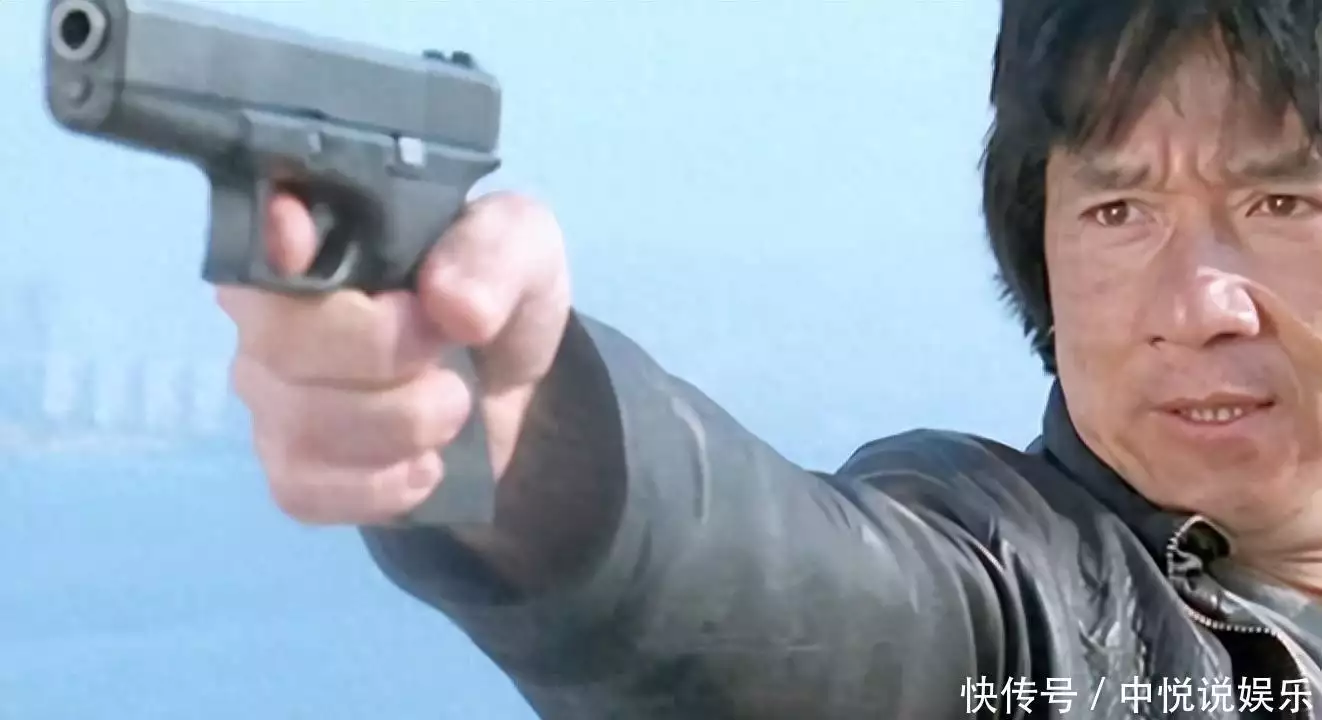 成龙私人手枪牌照_成龙电影拍摄特权_成龙公布娱乐圈视频