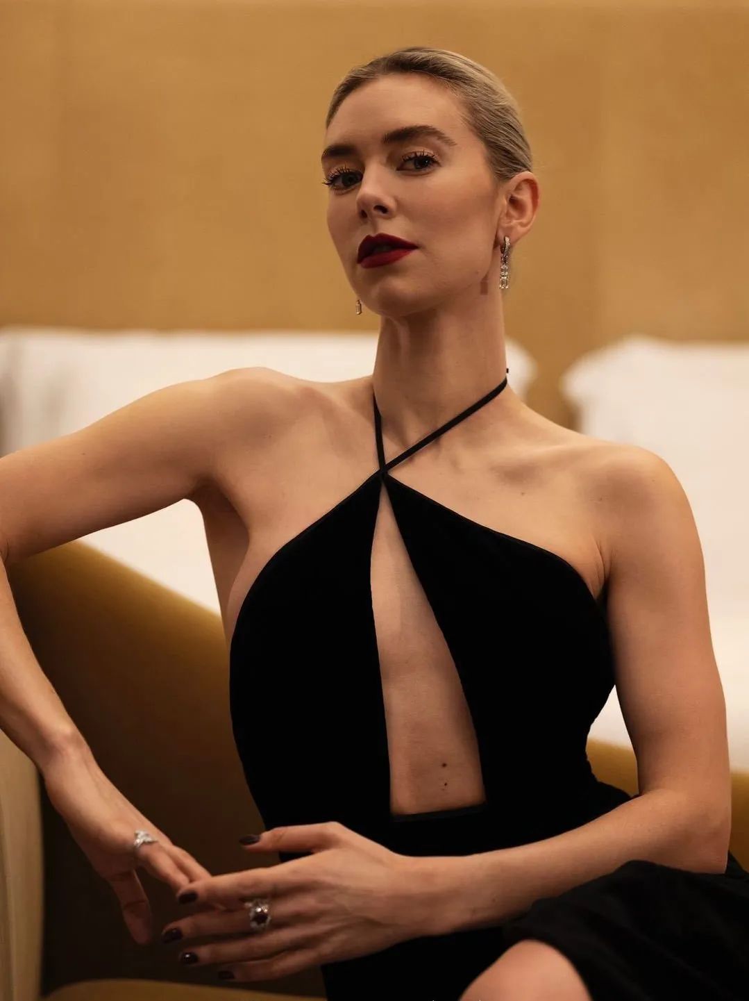 晚装女明星_女明星红毯穿搭_春季时尚趋势